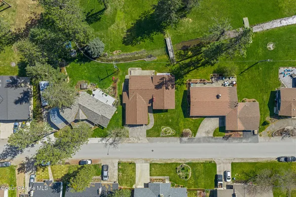 $585,000 | 301 Woodland Drive, Pinehurst, ID 83850