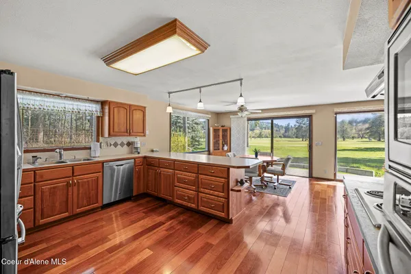 $585,000 | 301 Woodland Drive, Pinehurst, ID 83850