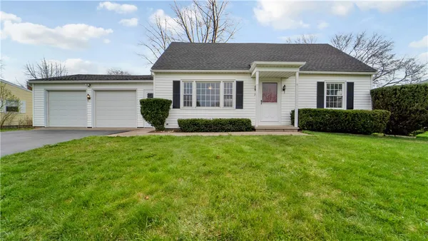 $249,900 | 24 Masthead Way, Henrietta, NY 14623