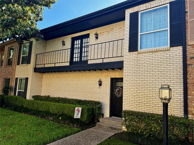 $2,150 | 2323 Augusta Drive, Unit 43, Houston, TX 77057