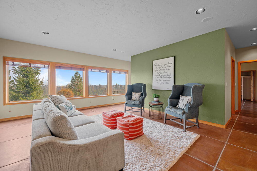 885 Northwest Chelsea Loop Bend, OR 97703 - Photo 46 of 57 89A 19-web-or-mls-Riley_Visuals-19 -