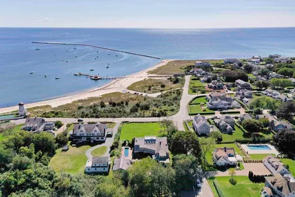 $9,900,000 | 18 Mt Vernon Avenue, Barnstable, MA 02601