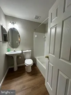 a view of a yard with plants