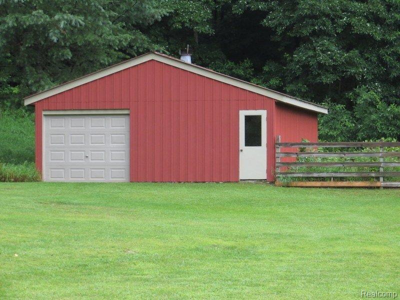 12290 Dunham Road Hartland, MI 48353 - Photo 14 of 15 pole barn.JPG