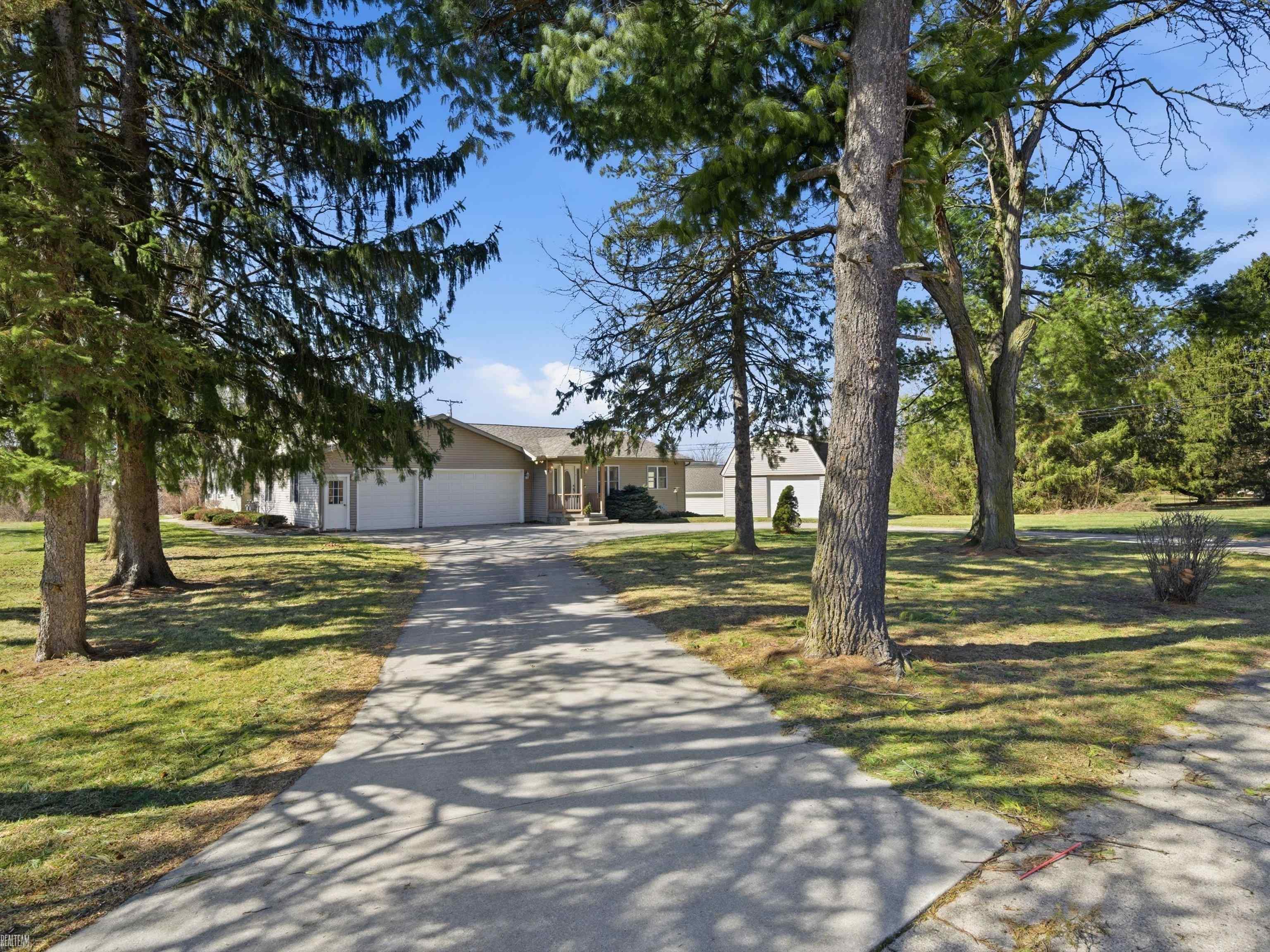 11151 34 Mile Road Romeo, MI 48065 - Photo 3 of 54