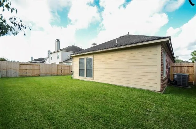 $2,300 | 22014 Gold Leaf Trail, Cypress, TX 77433