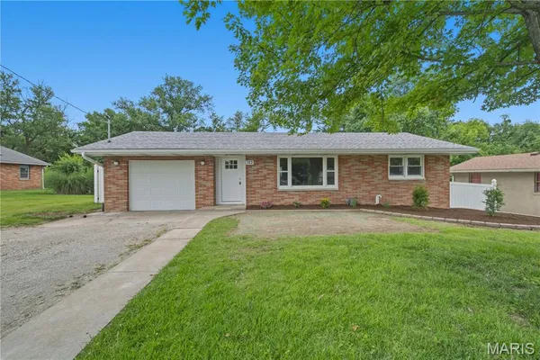 $239,900 | 112 Midway Avenue, Cottage Hills, IL 62018