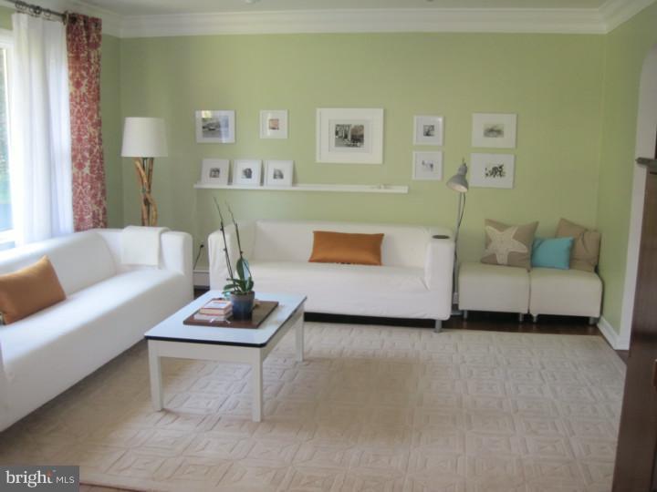 796 Temple Road Pottstown, PA 19465 - Photo 3 of 24 Living Room