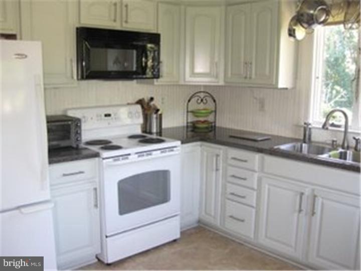 796 Temple Road Pottstown, PA 19465 - Photo 4 of 24 Kitchen