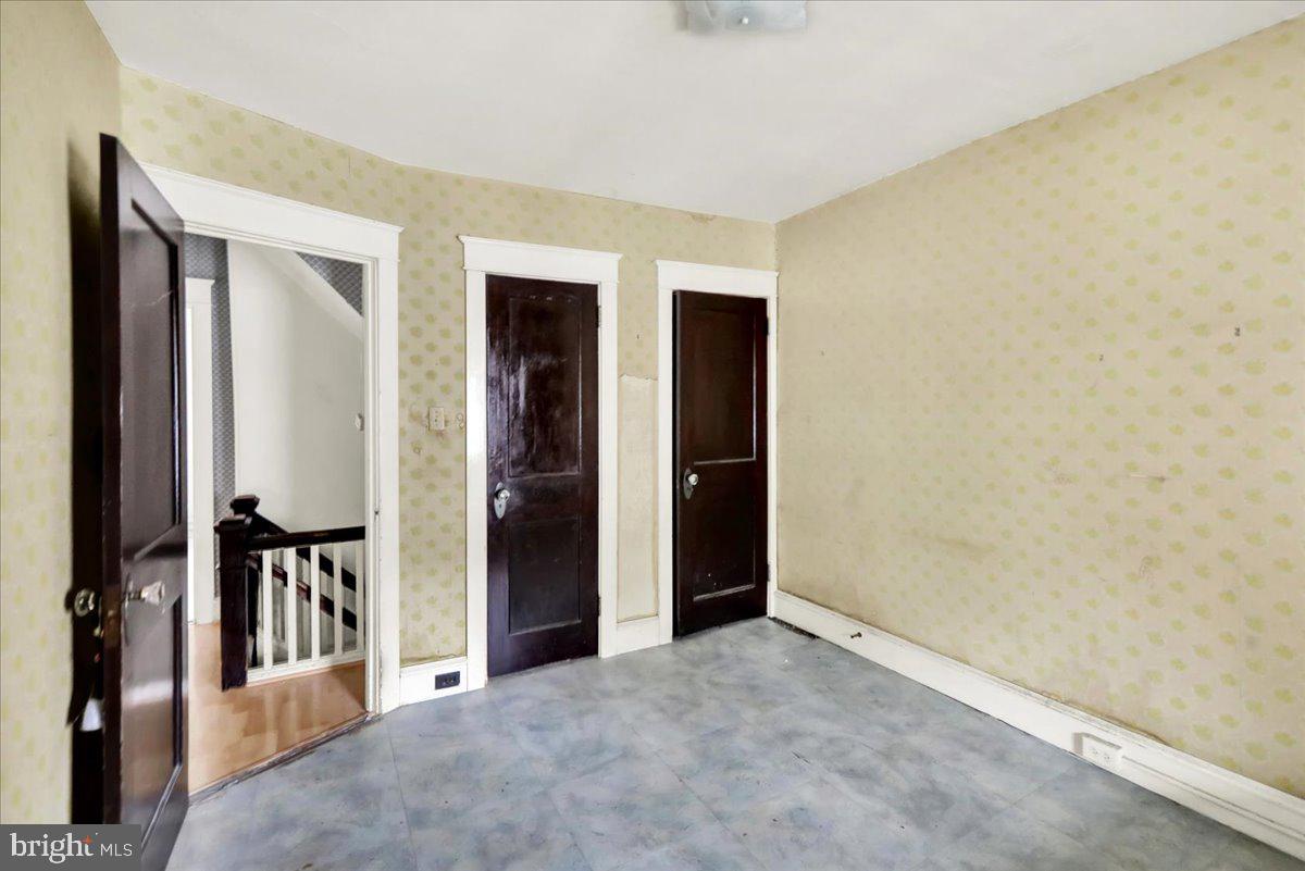 1525 North 14th Street Reading, PA 19604 - Photo 20 of 28 a view of a big room with closet and front door