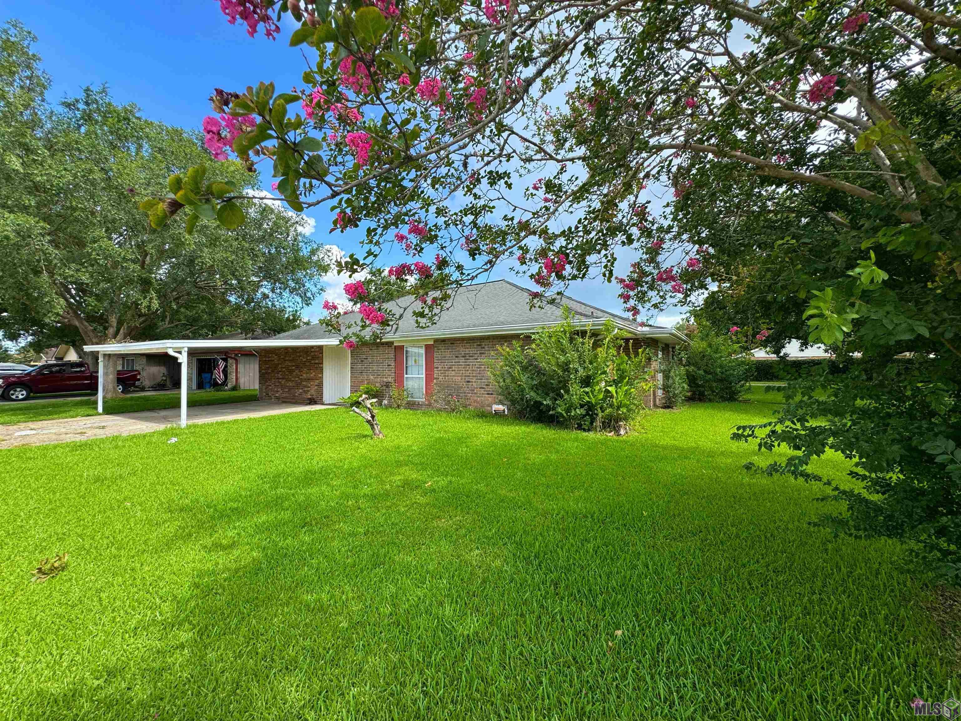 305 Snead Street Berwick, LA 70342 - Photo 4 of 13