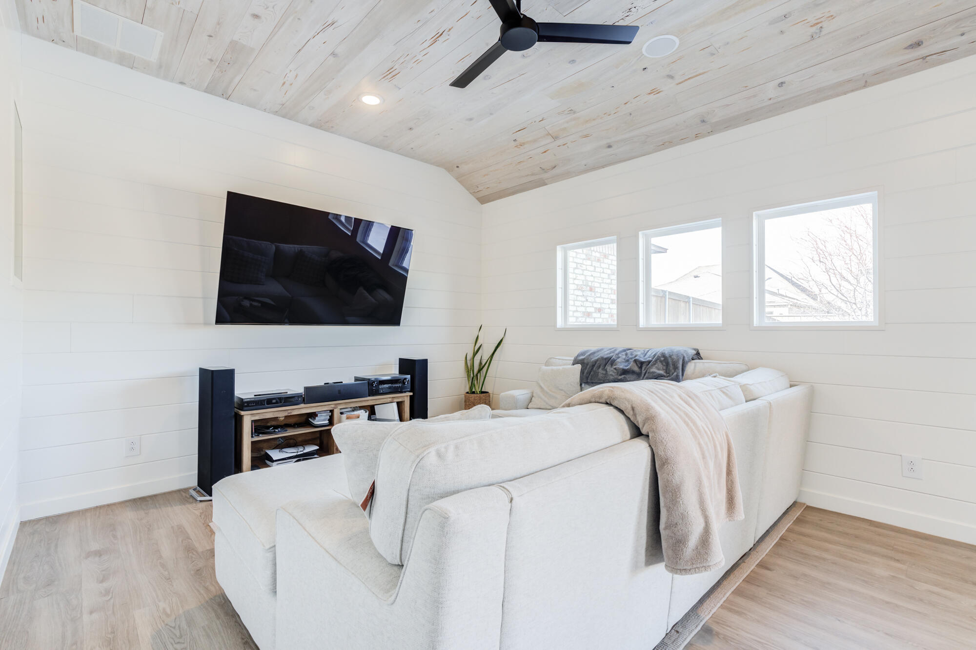 4018 137th Street Lubbock, TX 79423 - Photo 5 of 50 4018-137th-St_Lubbock-TX_49_Bonus-Room