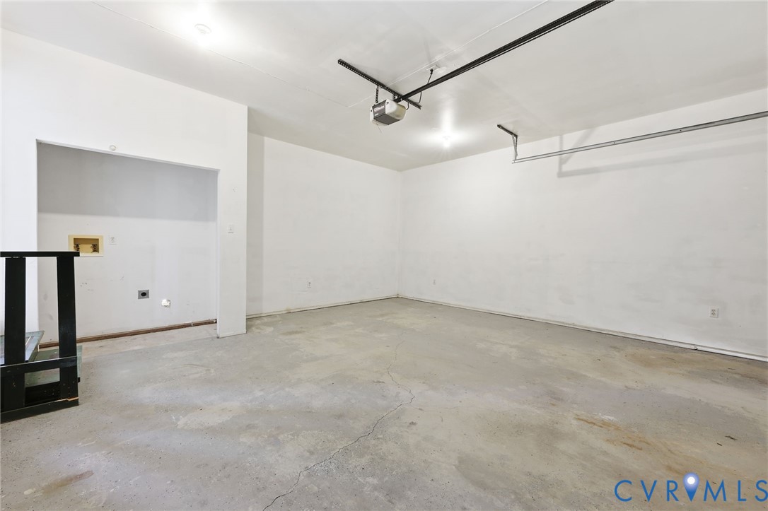 5816 Abilene Road Farmville, VA 23901 - Photo 22 of 26 an empty room with a ceiling fan and a window