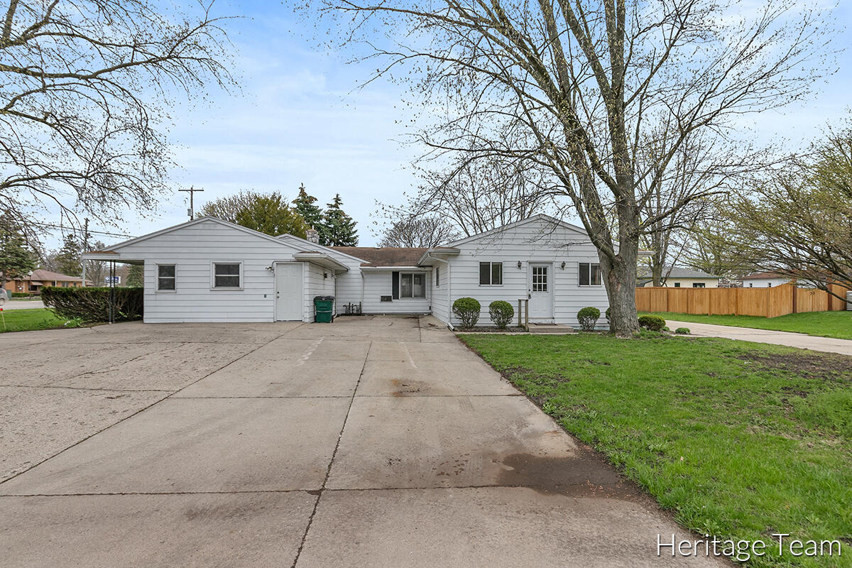 710 Baldwin Street Jenison, MI 49428 - Photo 29 of 32 IMG_1028