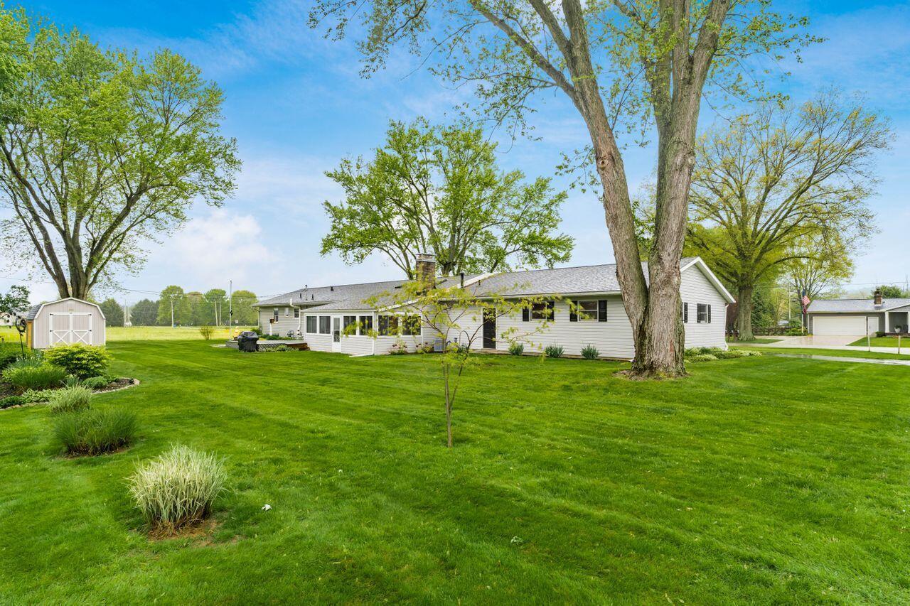 2040 Riggs Road Northeast Newark, OH 43055 - Photo 39 of 45 beautiful yard