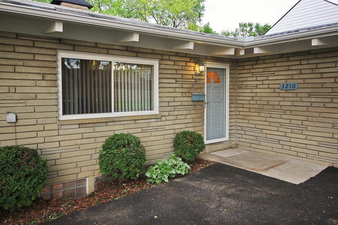 3210 Eakin Road Columbus, OH 43204 - Photo 3 of 27 Gallery Image 3