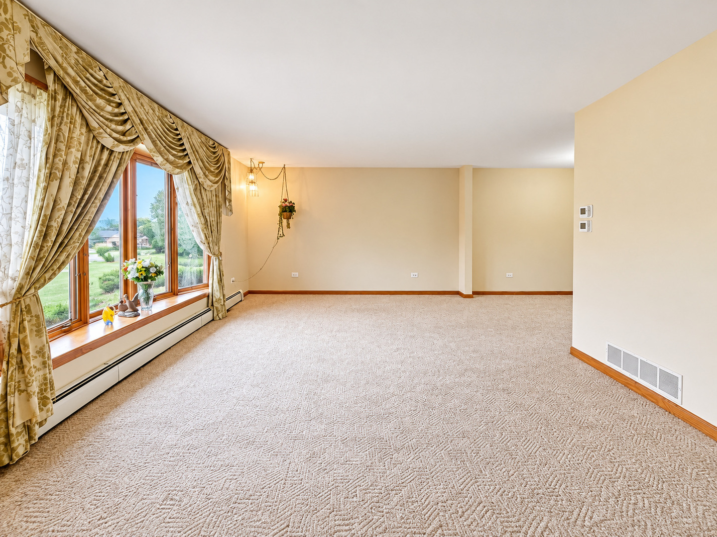 1428 Roslyn Road Schaumburg, IL 60193 - Photo 20 of 56 Gallery Image 20
