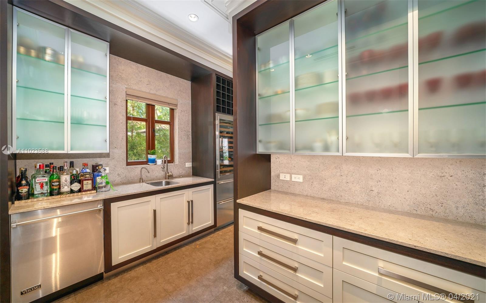 9 Harbor Point Key Biscayne, FL 33149 - Photo 14 of 33
