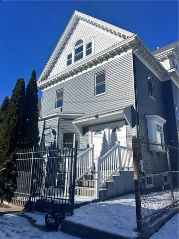 $2,300 | 181 Reynolds Avenue, Unit 2, Providence, RI 02905