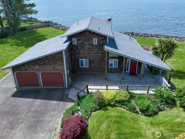 $1,045,000 | 830 Riverview Lane, Chinook, WA 98614