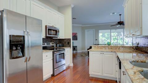 208 Florence Drive Jupiter, FL 33458 - Photo 37 of 58 49