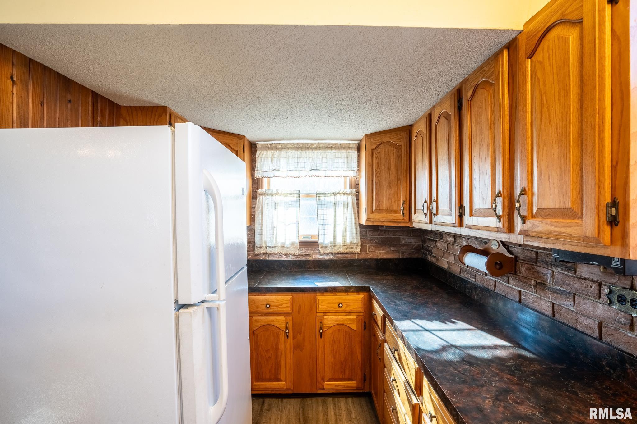 401 North Jenette Avenue Buckner, IL 62819 - Photo 13 of 53