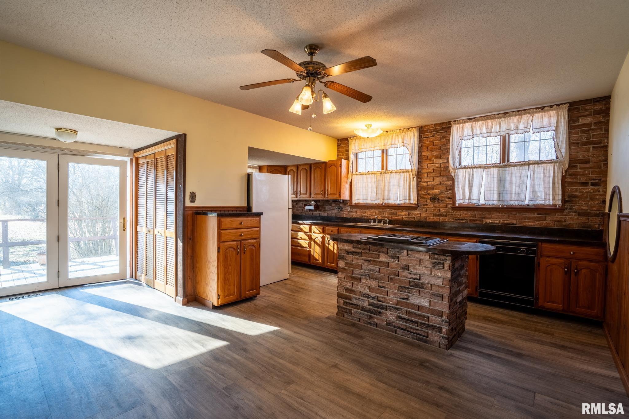 401 North Jenette Avenue Buckner, IL 62819 - Photo 15 of 53