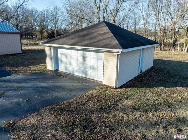 $215,000 | 401 North Jenette Avenue, Buckner, IL 62819