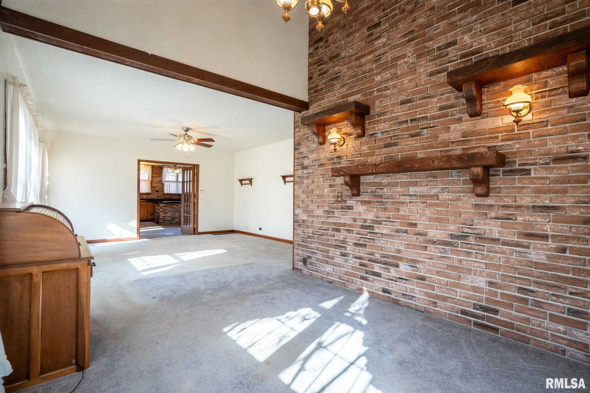 401 North Jenette Avenue Buckner, IL 62819 - Photo 6 of 53