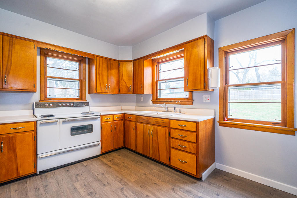 1698 Grange Hall Road Beavercreek, OH 45432 - Photo 12 of 40