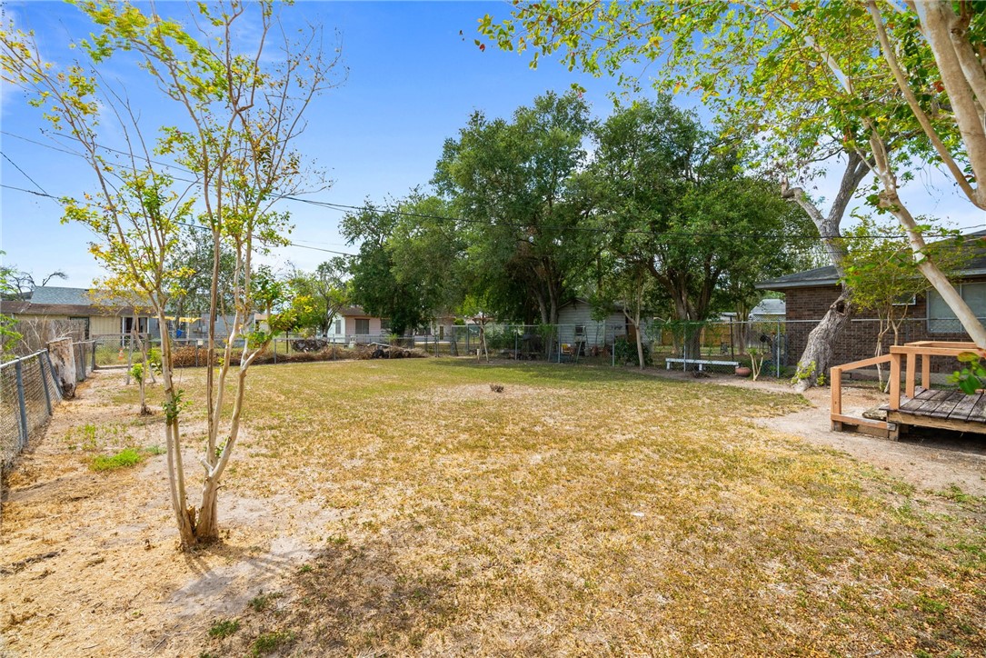 722 Hickey Street Alice, TX 78332 - Photo 14 of 17