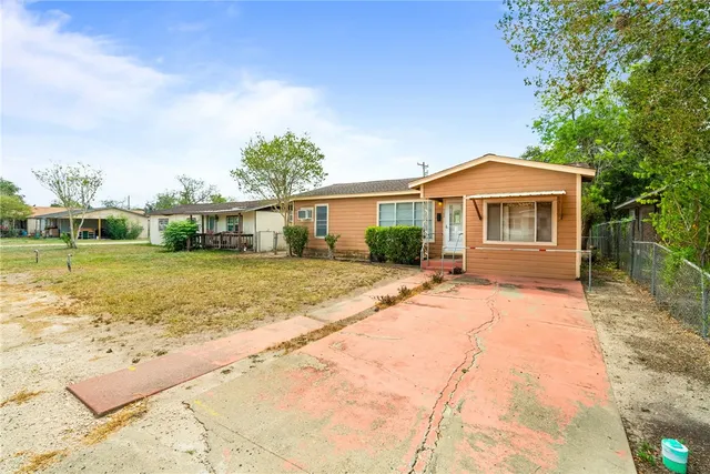 $82,500 | 722 Hickey Street, Alice, TX 78332