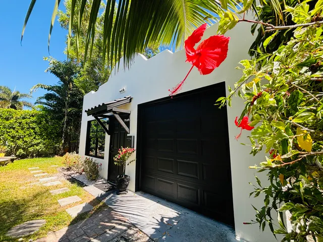 $2,500 | 1036 Francis Street, West Palm Beach, FL 33405