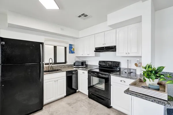 $2,000 | 2506 Northeast 16th Avenue, Wilton Manors, FL 33305