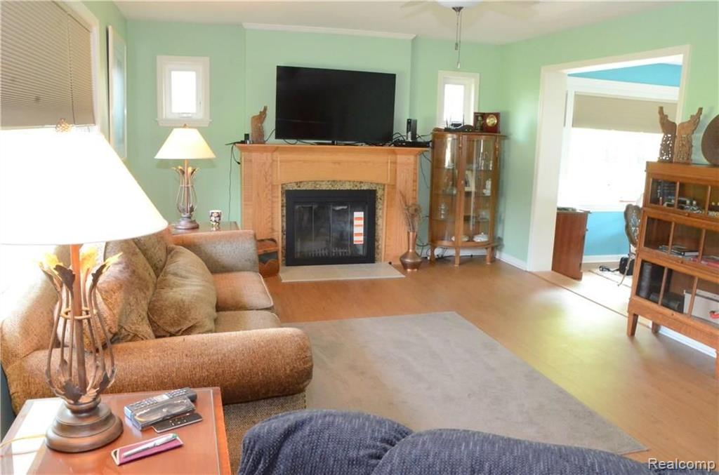 3820 South Canton Center Road Canton, MI 48188 - Photo 7 of 38