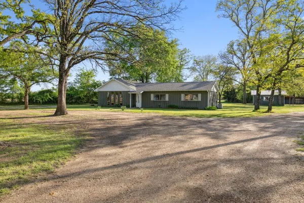 $325,000 | 2338 North Tool Drive, Seven Points, TX 75143