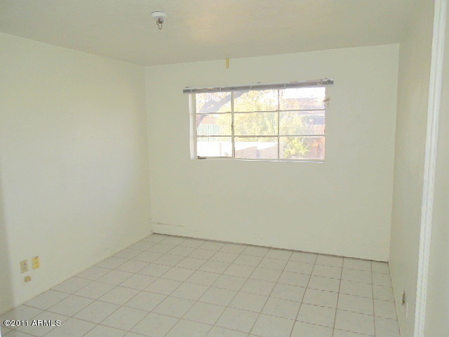 3938 West Bethany Home Road Phoenix, AZ 85019 - Photo 5 of 17 Bedroom1