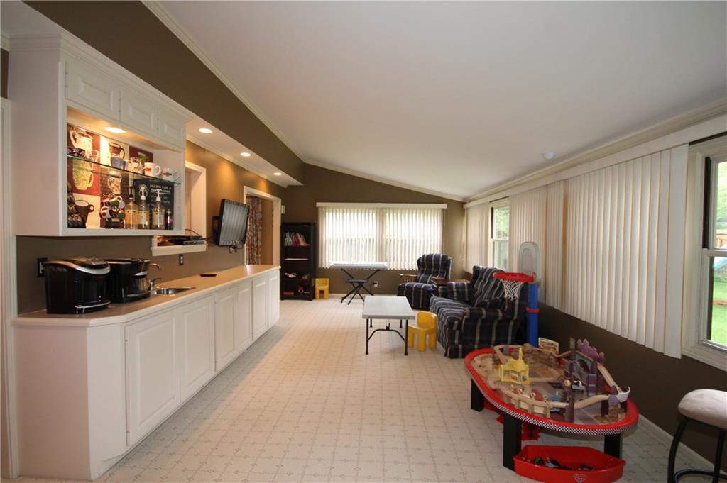 3610 River Road Columbus, IN 47203 - Photo 6 of 23 Gallery Image 6