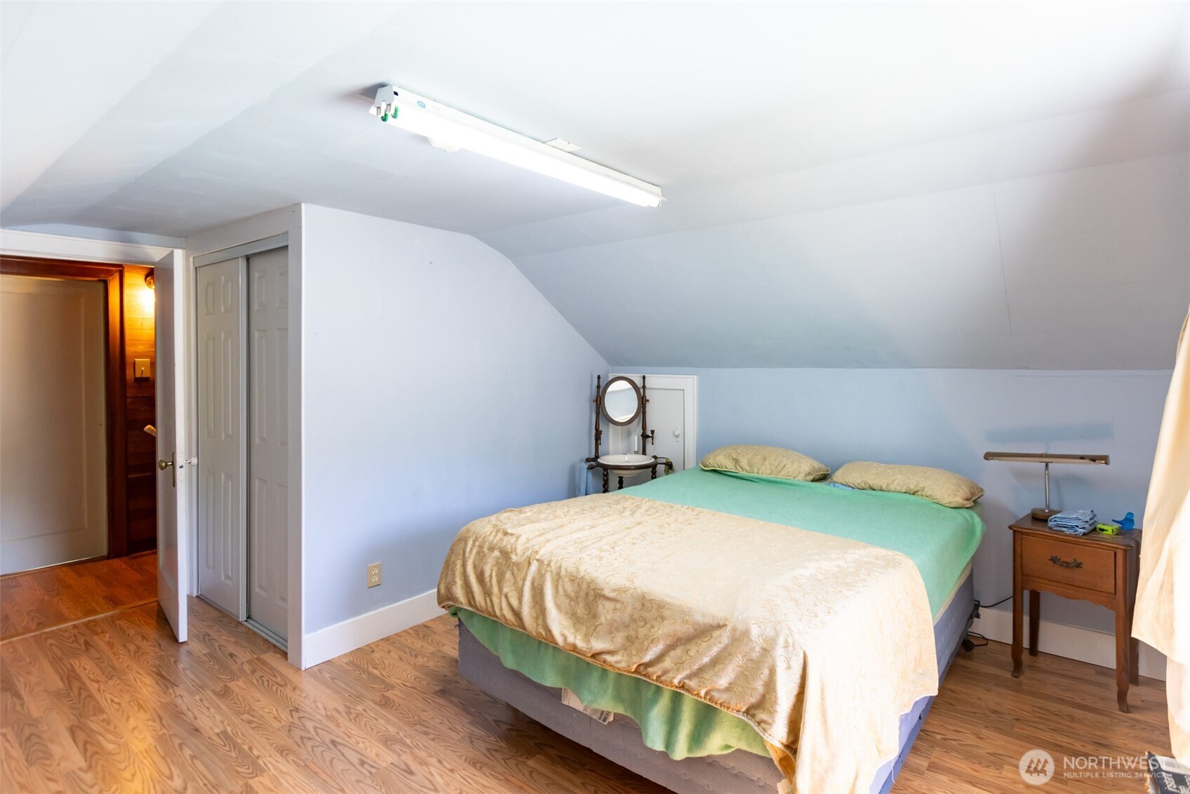 992 Highway 142 Lyle, WA 98635 - Photo 40 of 40 a bedroom with a bed and a window