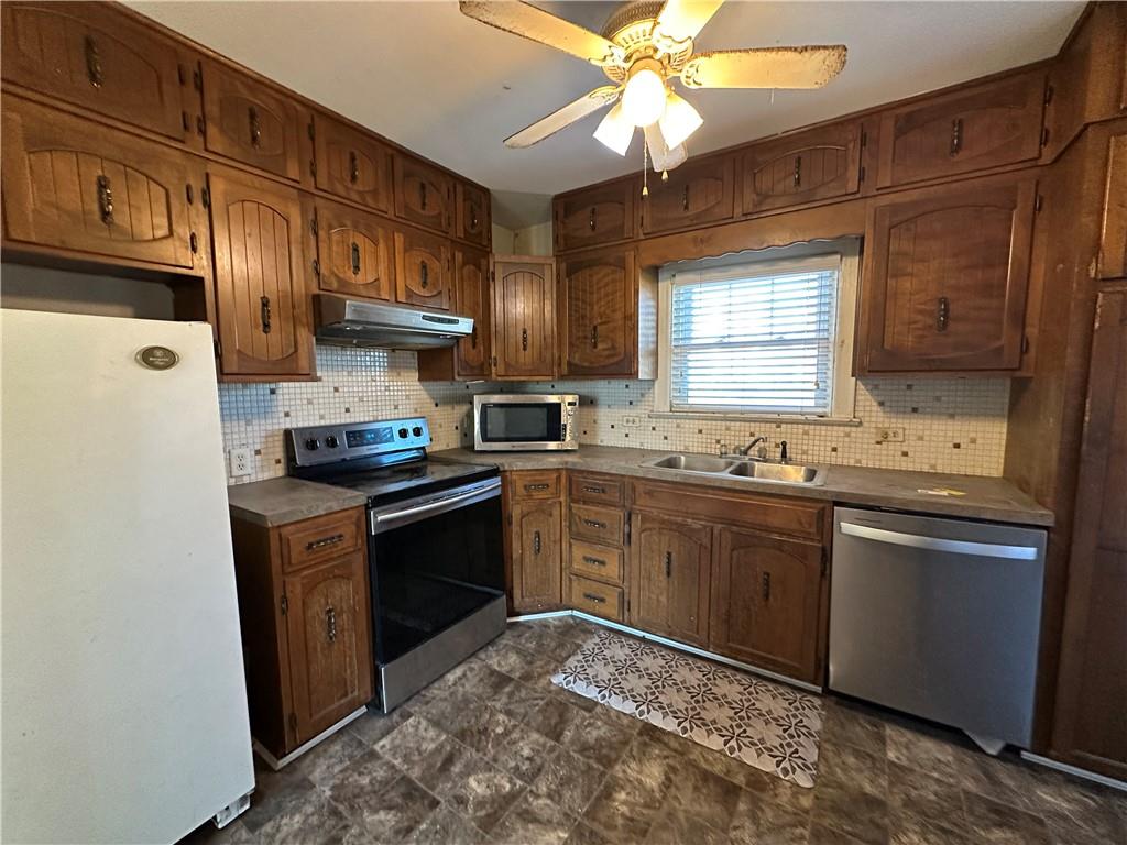 1922 Main Street Lexington, MO 64067 - Photo 4 of 33