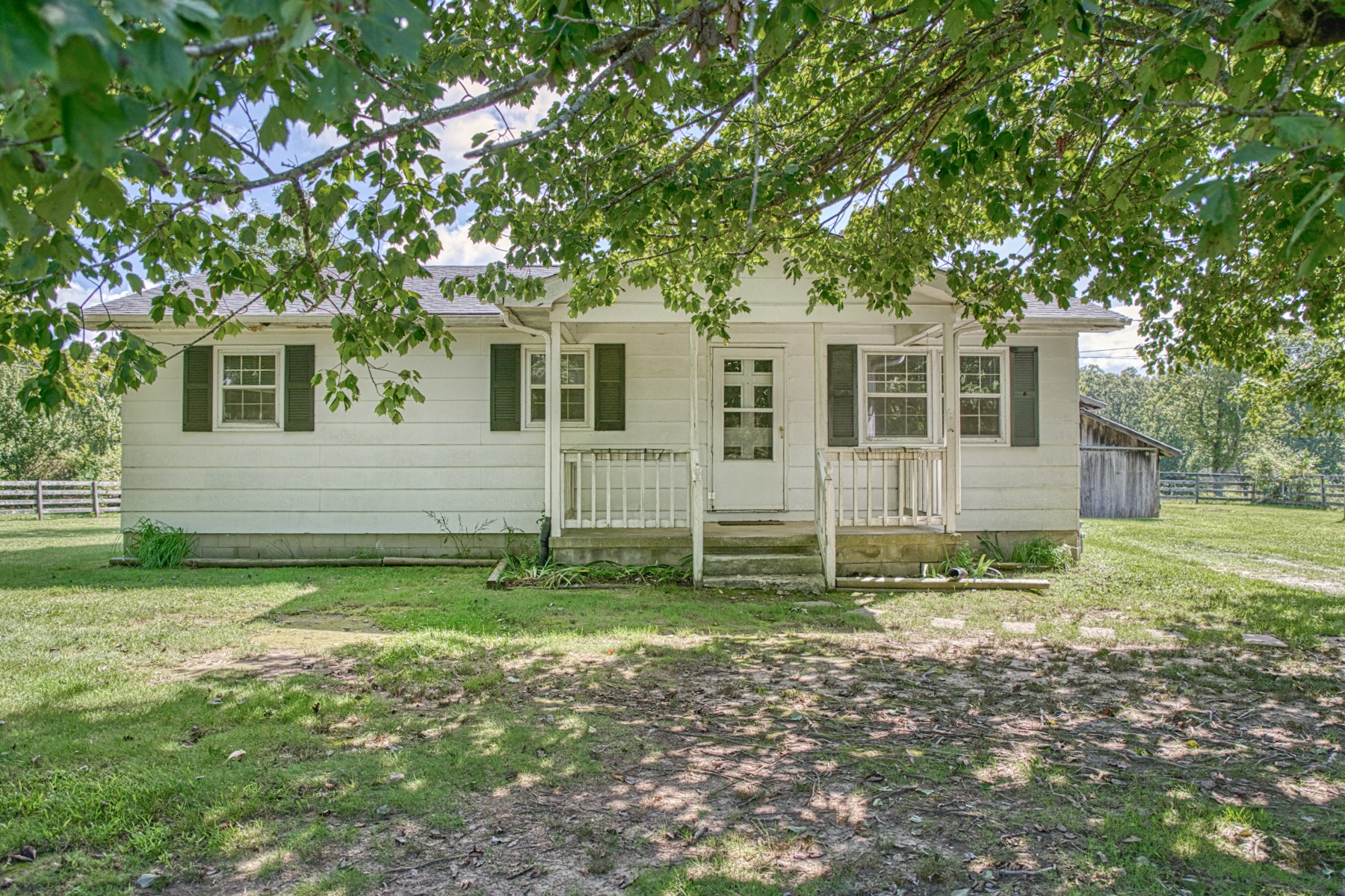 2110 Jr Camp Road Monterey, TN 38574 - Photo 13 of 35 front view of a house with a yard