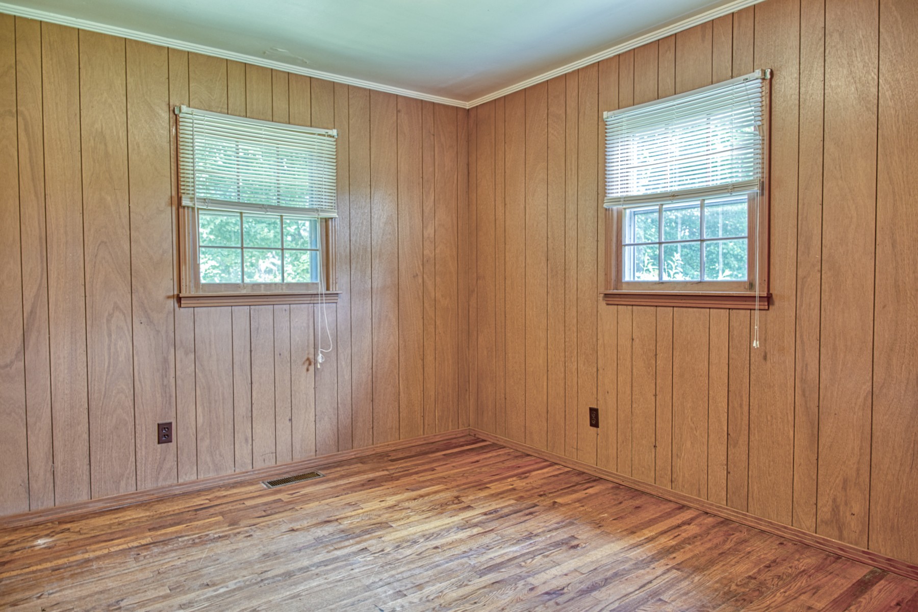 2110 Jr Camp Road Monterey, TN 38574 - Photo 27 of 35 an empty room with wooden floor and windows