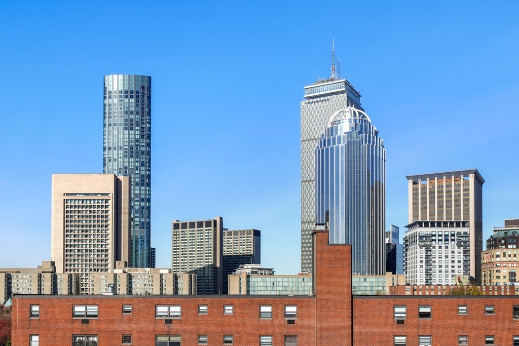 9 Columbus Square, Unit 2 Boston, MA 02116 - Photo 24 of 42 a front view of a building