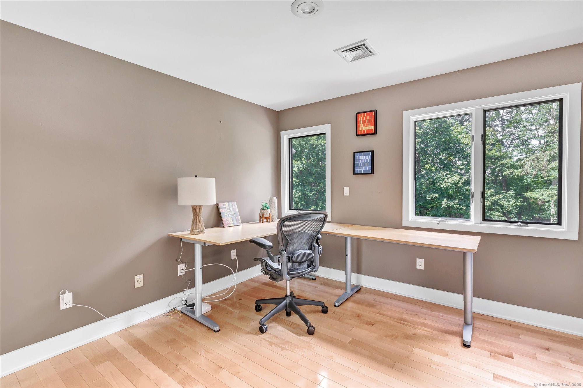19 A Darbrook Road Westport, CT 06880 - Photo 27 of 40 a workspace with a window