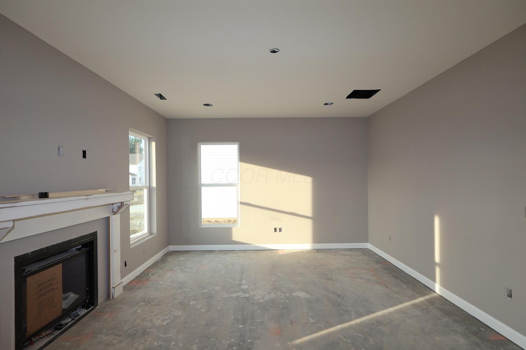 5843 Valleydale Road Powell, OH 43065 - Photo 3 of 12 Living Room