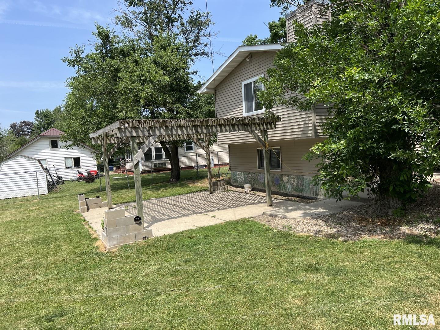 709 Locust Street Tipton, IA 52772 - Photo 3 of 37 Gallery Image 3