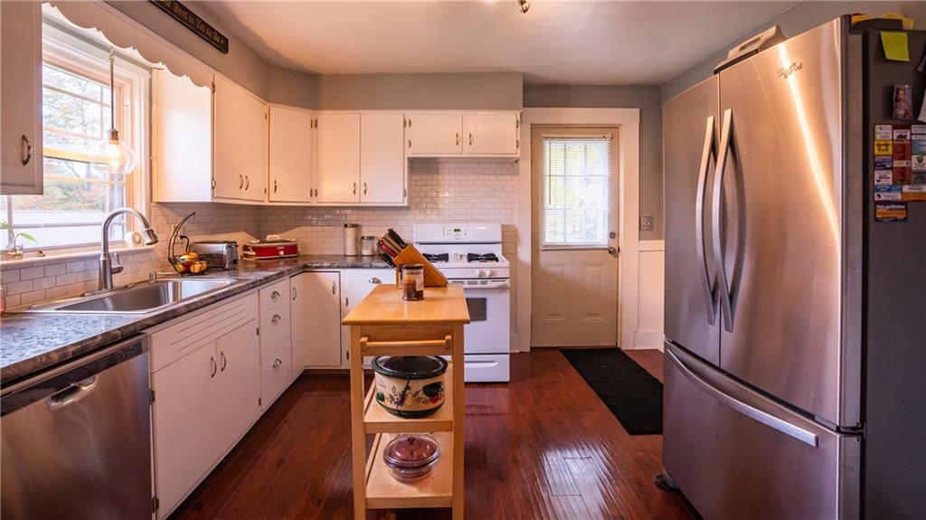 654 North Liberty Road Grove City, PA 16127 - Photo 9 of 22 Gallery Image 9