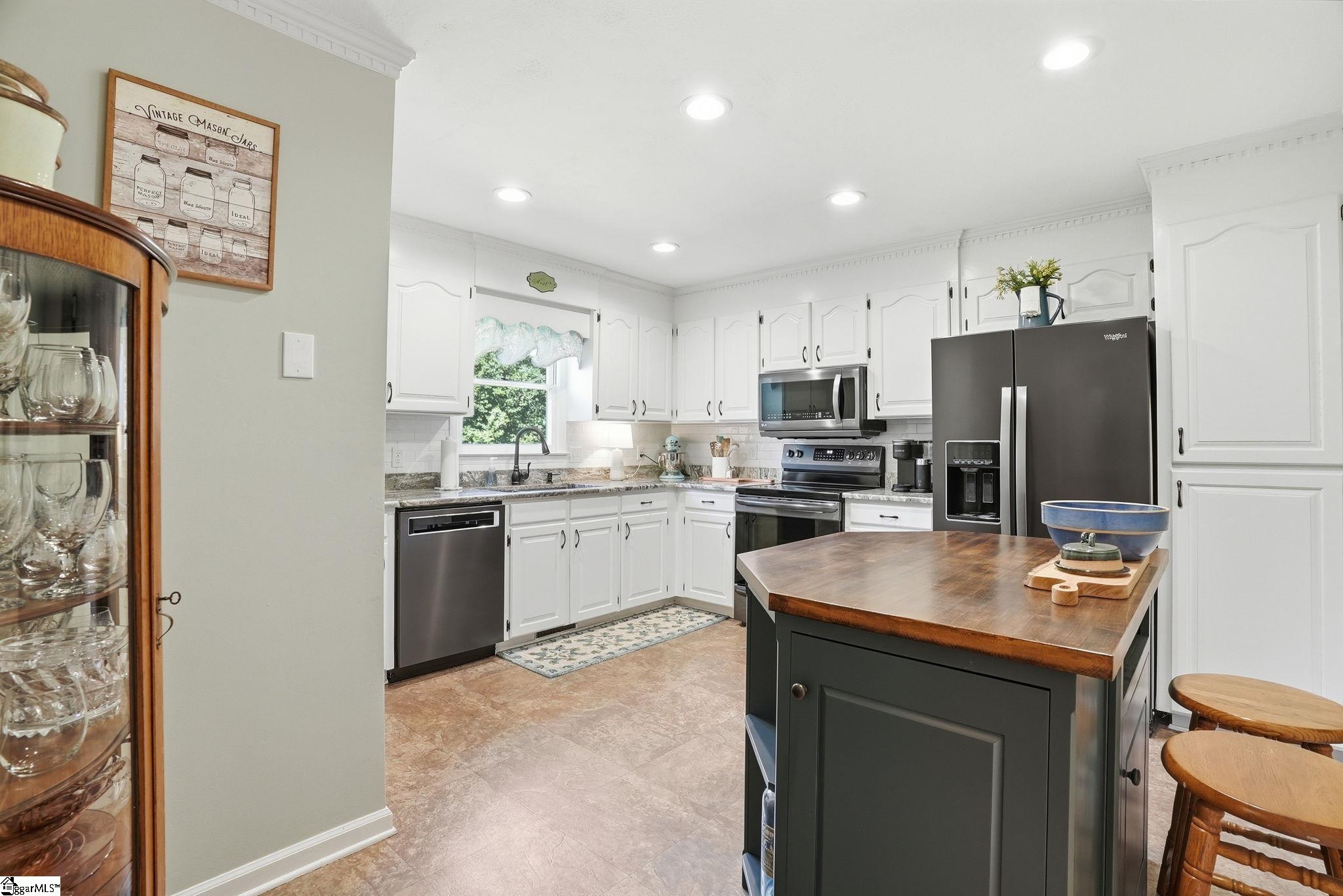 333 Flatrock Road Honea Path, SC 29654 - Photo 7 of 44