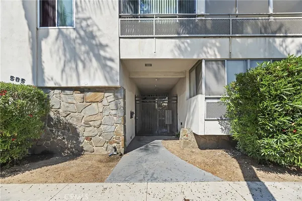 $419,900 | 505 Cedar Avenue, Unit 2A, Long Beach, CA 90802