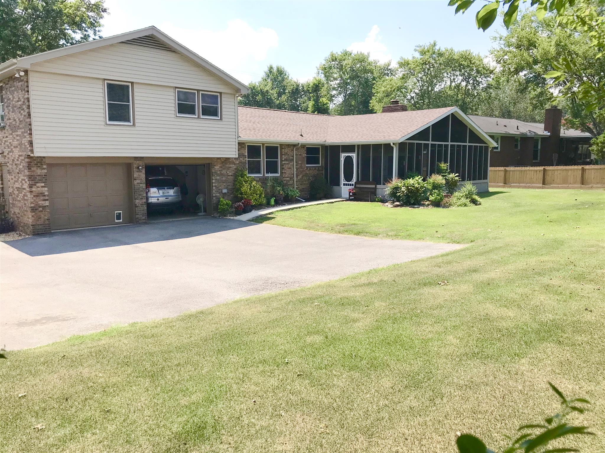 1249 Shawnee Road Madison, TN 37115 - Photo 6 of 29 Gallery Image 6